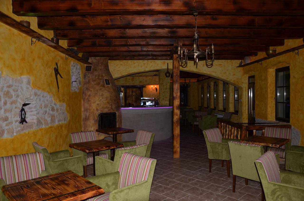 Palatin Apartment Cachtice Bagian luar foto